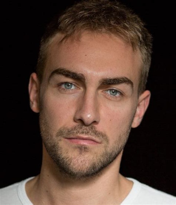 Tom Austen Bio (Wiki) 