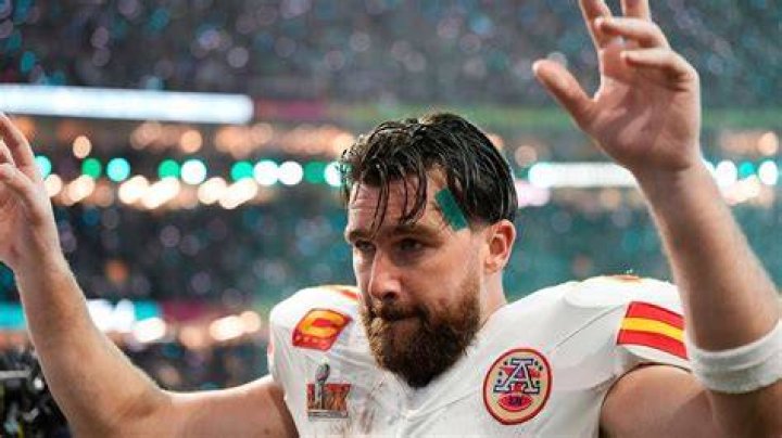 Travis Kelce photo 2