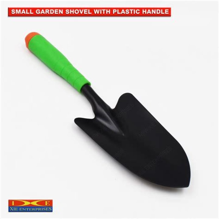 What do you call the small shovel?
